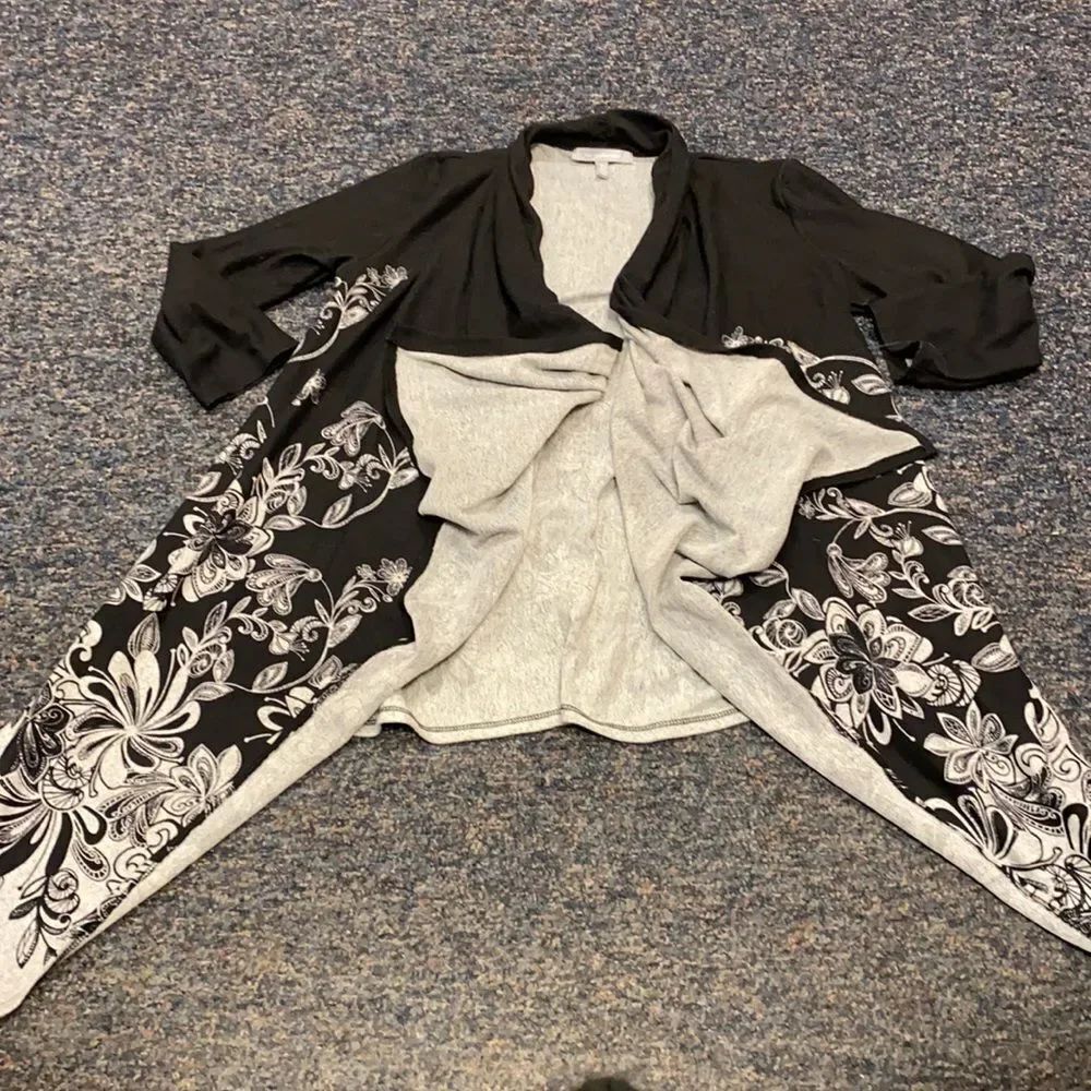 My Collection Butterfly Cardigan sz. M
